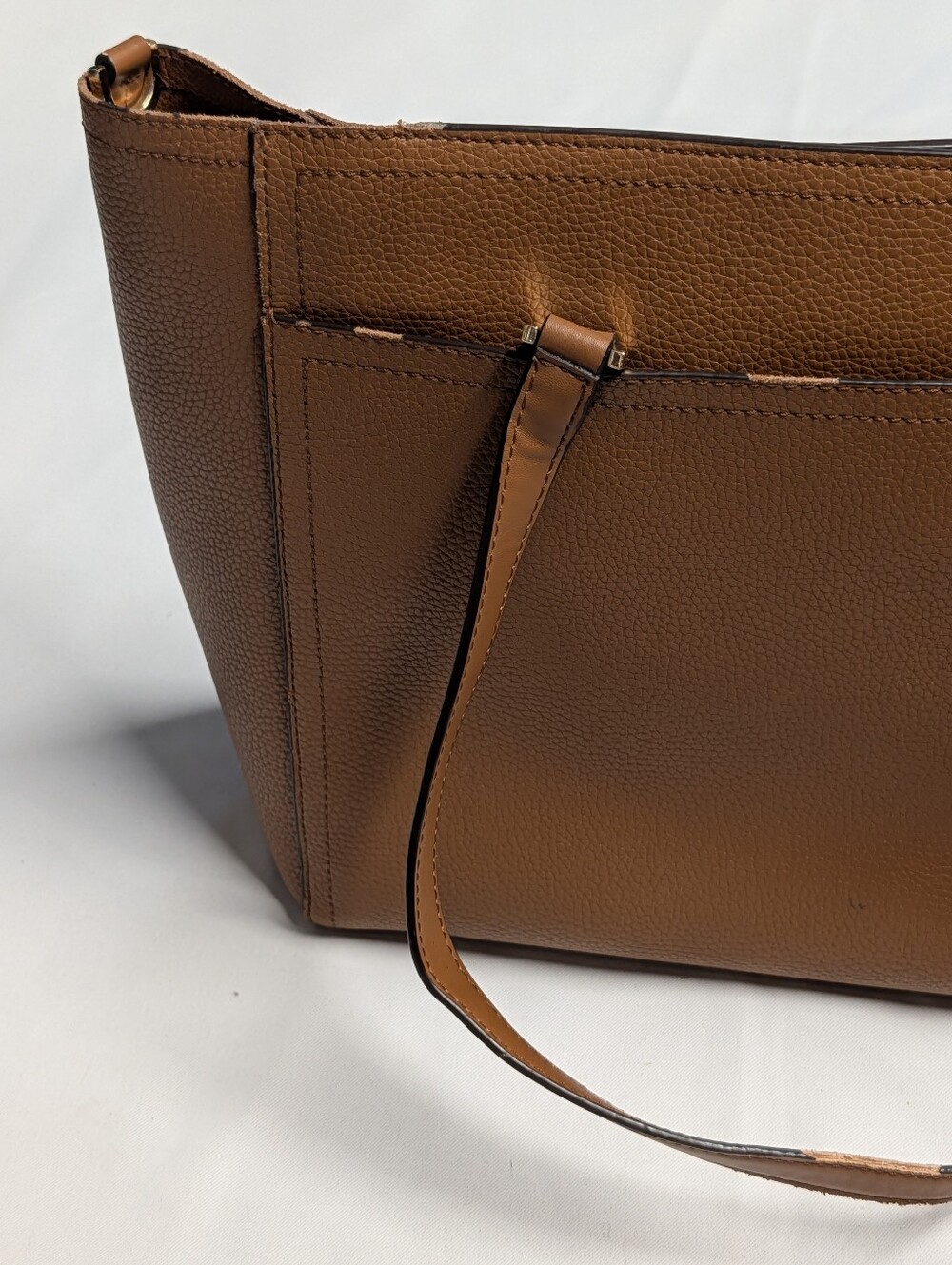 MICHAEL KORS Tan Leather Tote Bag with Signature Logo Charm - Picture 13 of 16